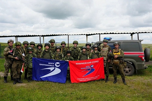 Воспитанники движения «Юнармия» приняли участие в «Стрелковом интенсиве» под руководством военной полиции ЦВО под Самарой